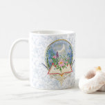 Bok Älskare - bara ytterligare en Blommigt för vat Kaffemugg<br><div class="desc">Kläck upp med en underbar bok och din valfria dryck! Elegant handmålade vattenfärgsbilder, med det som EVERY bok älskare vid ett eller annat tillfälle har sagt: "Bara ett kapitel till!" En månbelyst trädgård med blommor som kommer ut från sidorna på en bok och en klassisk vintage-stil-rullverksdesign i guld-folie. Art av...</div>