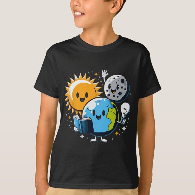 Bok, jorden Måne Sol, finny Solar Ecli T Shirt (Framsida)