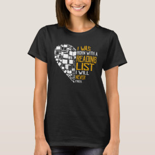 Bok med en läslista för bokmasken Student T Shirt