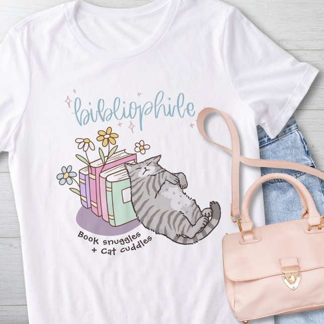 Bok, nuggles och Cat Cuddles, Cats och Bokar Älska T Shirt (Zazzle Book Snuggles & Cat Cuddles, Cats and Books Lover Tri-Blend Shirt (Design Front) )