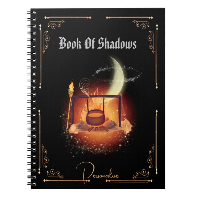 Bok vid Shadows Fire Cauldron Journal Black Anteckningsbok (Framsidan)
