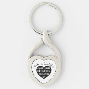 "Bokar är vackert" Twisted Heart Silverfärgad Nyckelring