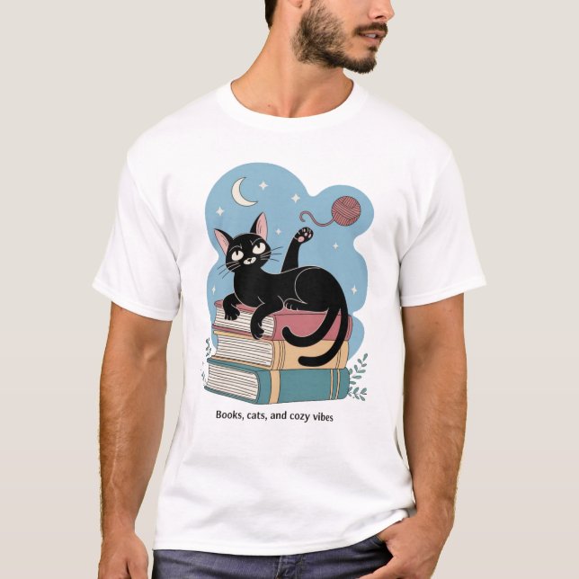 "Bokar, katter och Mysiga vibes - viskartat överdr T Shirt (Framsida)