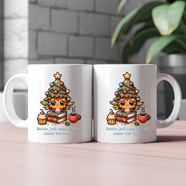 Bokar under kawaii Julgran - Funny Santa Kaffemugg