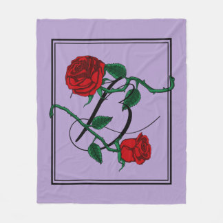 Bokstav B Monogram med röda rosor Lavendel Fleecefilt