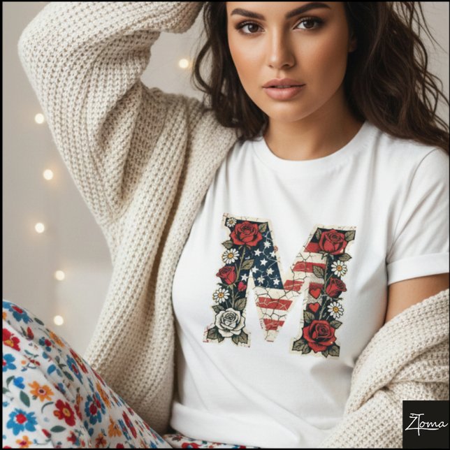 Bokstav M Rosor Prästkragar Monogram T Shirt (Sample design. Several style are available to choose from, with the option to add a name & color.
)