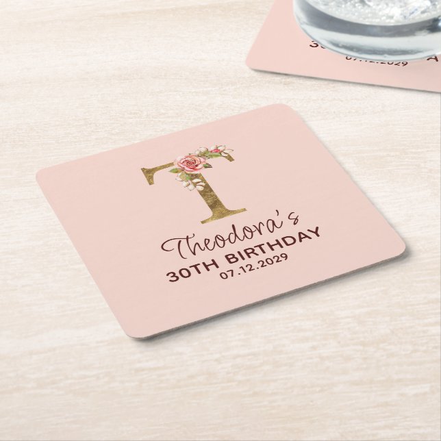 Bokstav T Guldmonogram Rosa Rosor Underlägg Papper Kvadrat (Vinklad)