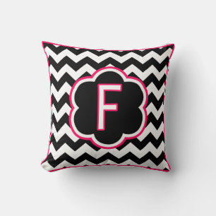 Bokstaven F Svart och Vit Chevron Monogram Kudde