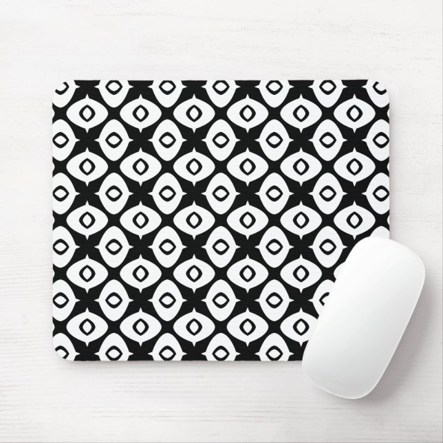Bold Black and White Symmetrical Arabesque Pattern Musmatta (Med mus)