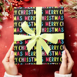 Bold Black God jul Multifärgad Text Design Presentpapper<br><div class="desc">Få dina helgdag att framstå med denna pappra förpackning med ett fet God jul-format. Den upprepade God jul-texten i den flerfärgade typsnitten, t.ex. rosa, blått, grönt, gult och rött mot svart bakgrund, ger en positiv kontrast. Underbar för julentusiaster tittar att figurera presenter med ett dramatiskt och berömmande stil. Redigera med...</div>