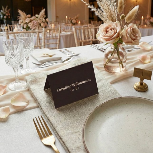 Bold Brown Typography Custom Wedding Place Card Bordsnummer (Skapare uppladdad)