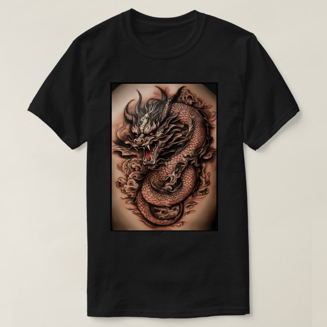 "Bold Elegance: Celtic Black Grått Dragon Tattoo" T Shirt (Design framsida)