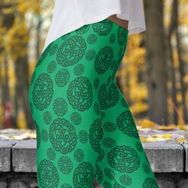 Bold Grönt och Black Circular Tribal Mönster Leggings (Bold Green and Black Circular Tribal Pattern Leggings)
