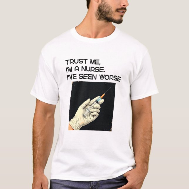 Bold Illustration of Gloved Hand Injecting Syringe T Shirt (Framsida)