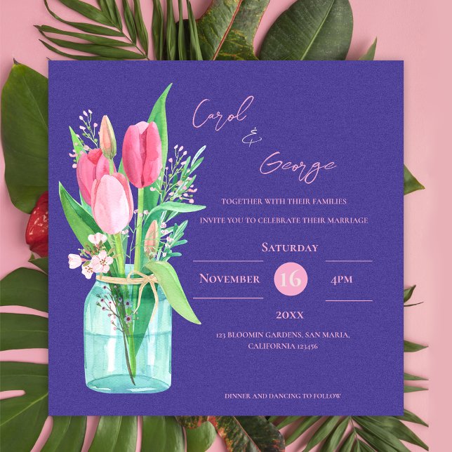 Bold Lila Mason Burk Flowers Bröllopsinbjudan (Bold Purple Mason Jar Flowers Wedding Invitation)