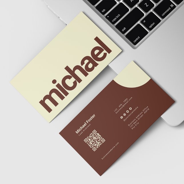 Bold Simplicit Brown & Cream Scannable Qrcode Visitkort (Skapare uppladdad)