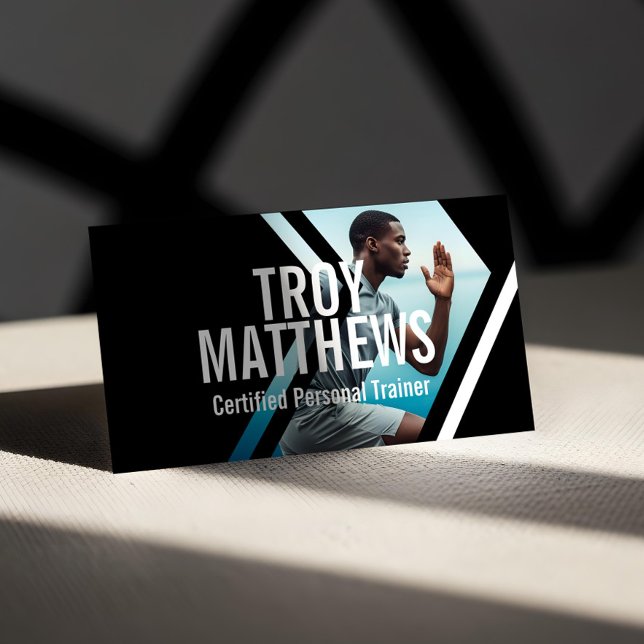 Bold Strong Modern Personal Trainer Fitness Photo  Visitkort (Bold Geometrical Photo Personal Trainer Fitness Business Card (Front))