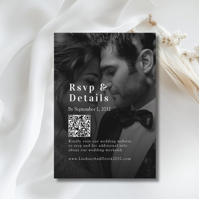 Bold Trending B&W-Photo Wedding QR Code RSVP  Tilläggskort (Bold Trending B&W-Photo Wedding QR Code RSVP Enclosure Card)