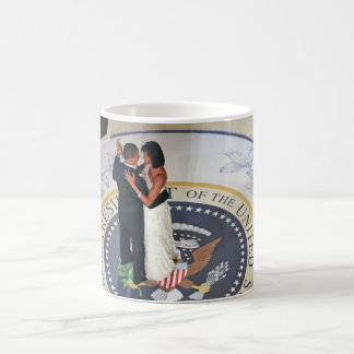 Boll för dans för president Obama och Michelle Kaffemugg
