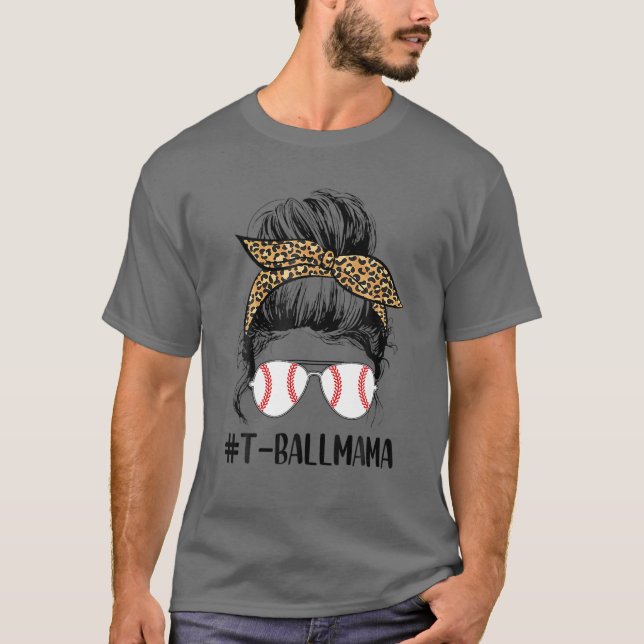 Boll Mamma Life Messy Bun Leopard Print Softball M T Shirt (Framsida)