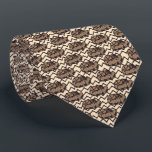 Boll Python Snake, Brown och Tan Patterned Slips<br><div class="desc">Den här nektien illustrerar den kokta boll python-ormen i brunt och brunt mot en grädda eller beige färgad med zigzag rand-accenter.</div>