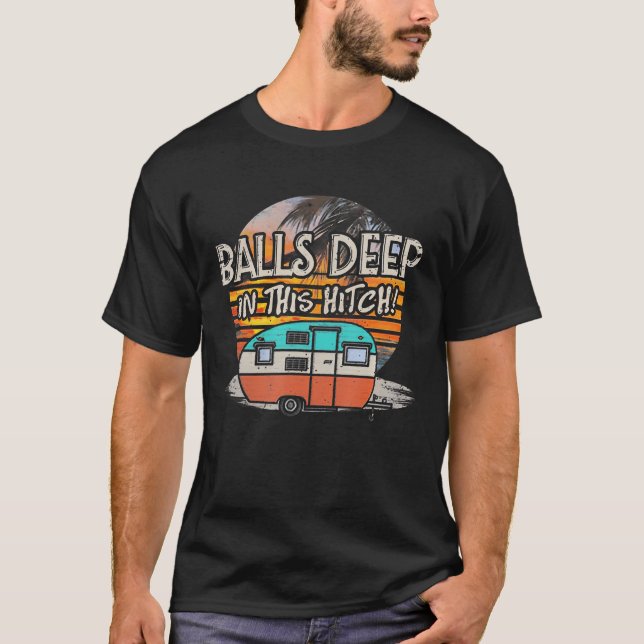 Bollar är djupt i det här fantastiska campinggifte t shirt (Framsida)
