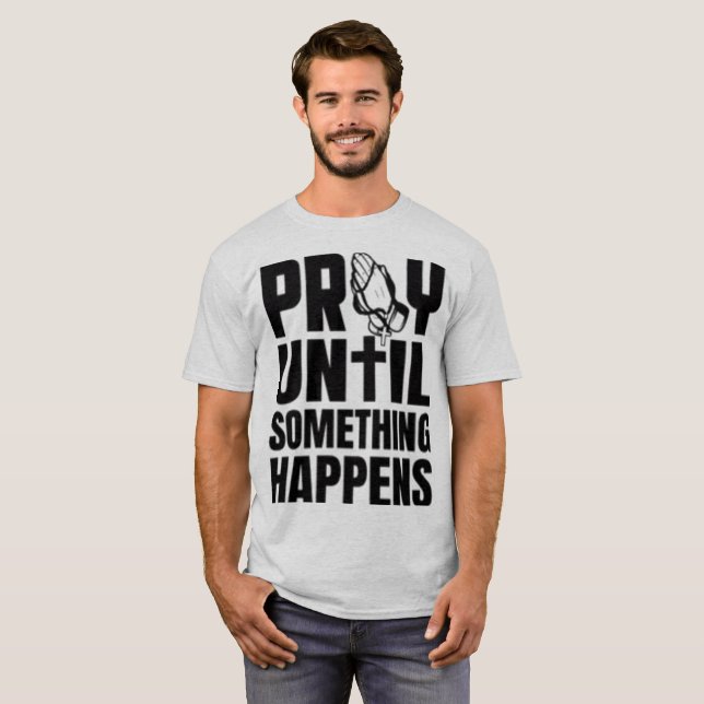 BÖN. Tills något händer Inspirerande T Shirt (Hel framsida)