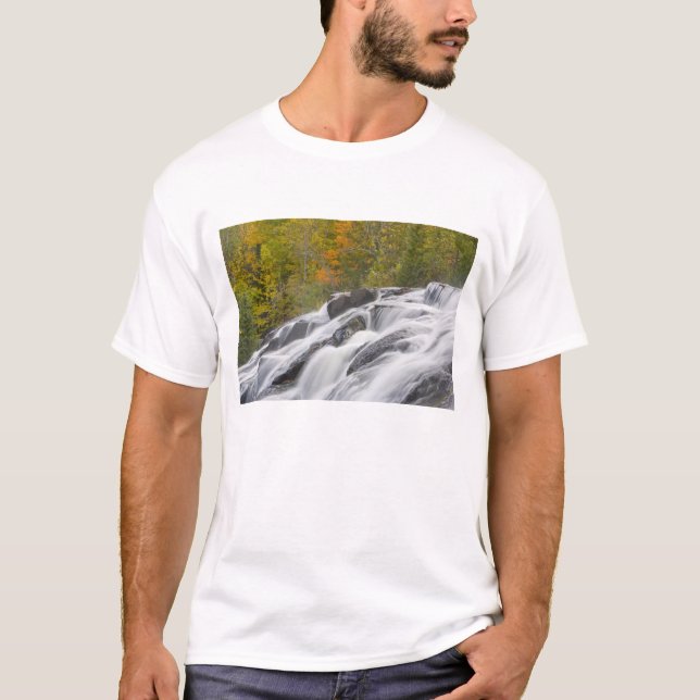 Bond Falls på Middle Fork av Ontonagon T-shirt (Framsida)