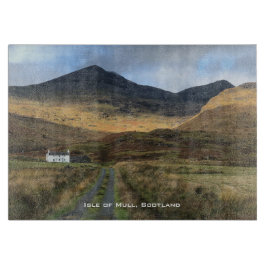 Bondgård och berg på Isle of Mull Skottland