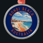Bondi Beach Australia Travel Art Vintage Julgransprydnad Metall<br><div class="desc">Bondi Beach i vektorkonsten stil. Bondis svepande vita sand är en av Australiens mest ikoniska stränder.</div>