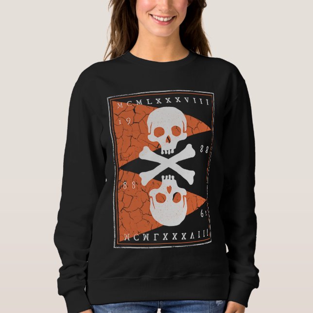 Bones and Skulls Pirate  2 T Shirt (Framsida)