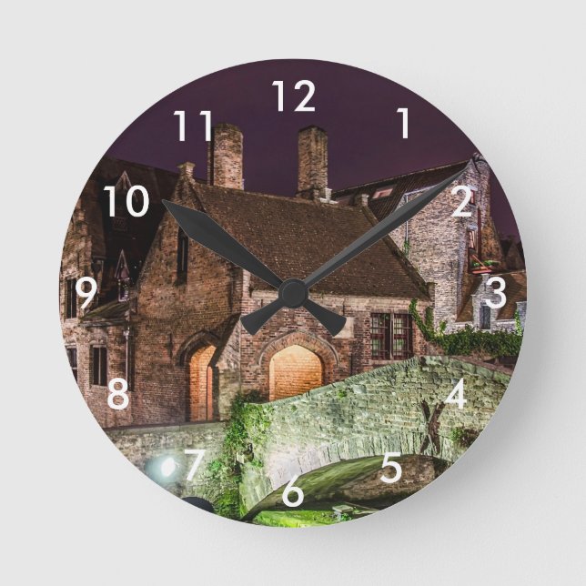 Bonifacius Bridge i Brygge Rund Klocka (Framsida)