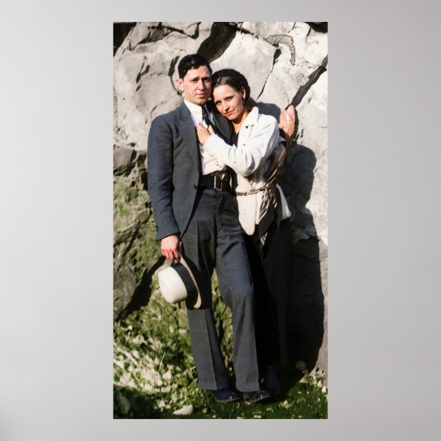 Bonnie And Clyde Embrace 1933 Remastrad Poster (Framsidan)