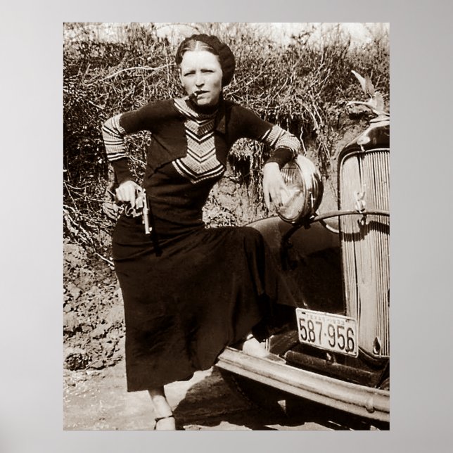Bonnie Parker röker en cigarr 1933 svart vit Poster (Framsidan)