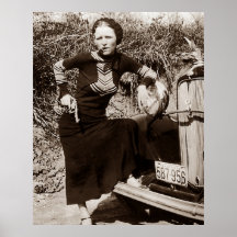 Bonnie Parker röker en cigarr 1933 Svart Vitt