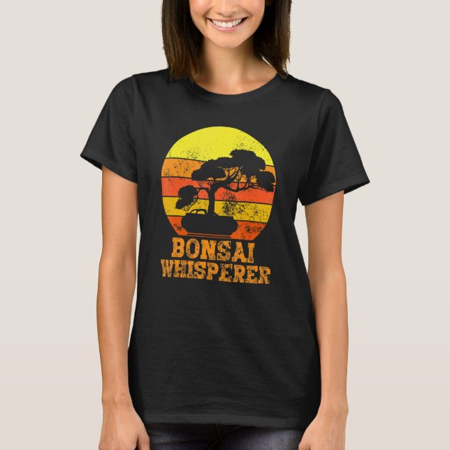 Bonsai Whisperer  Japanese Bonsai Tree T Shirt (Framsida)