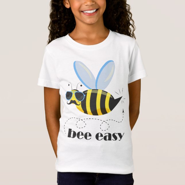 Bönskaraktär med mustasslor Bee Easy T Shirt (Framsida)