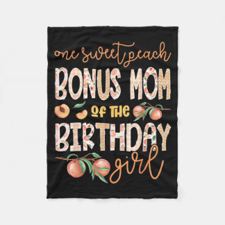 Bonusmamma till födelsedagsflickan One Sweet Peach Fleecefilt