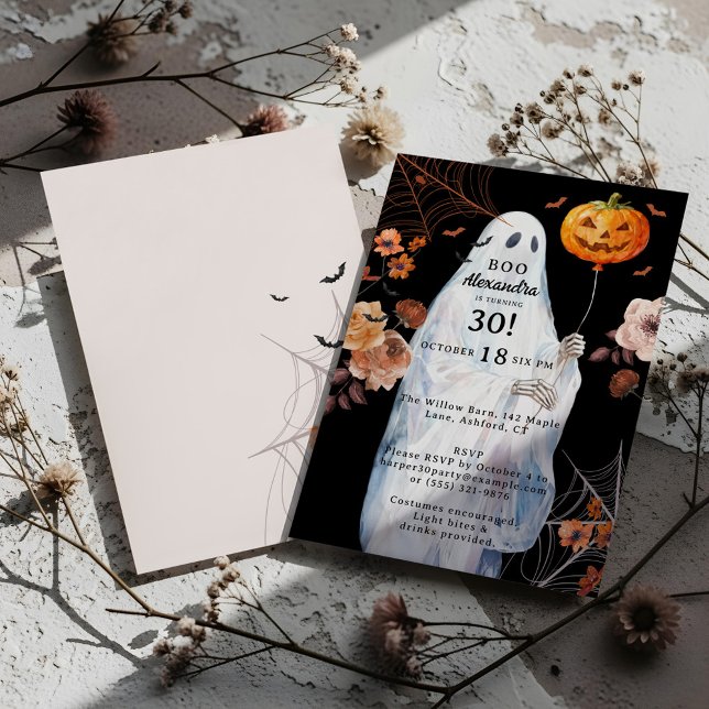 Boo I är 30 Halloween-Blommigt Ghost Birthday Inbjudningar (Boo I'm 30 Halloween Spooky Floral Ghost Birthday Invitation)
