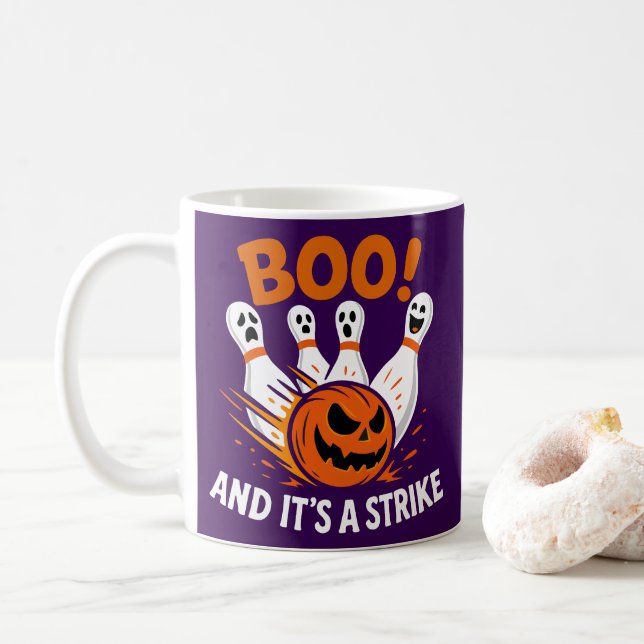 Boo It’s a Strike Funny Halloween Bowling Kaffemugg (Med munk)