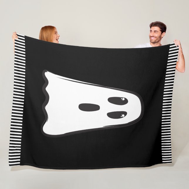 BOO! Kuslig söt spökhalloween svart vit Fleecefilt (På plats)