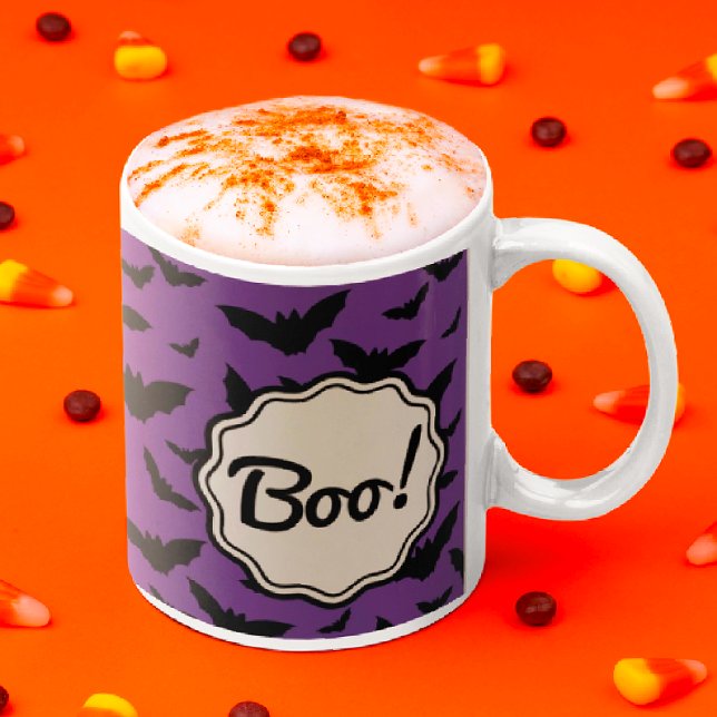 Boo! Lila Halloween Black Fladdermus Två-Tonad Mugg (Personalize with your message!)