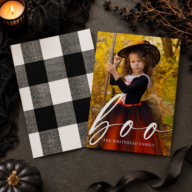 Boo Modern Script Anpassad Foto Halloween Julkort (Send stylish autumn greetings with this Boo modern script custom photo Halloween design. )
