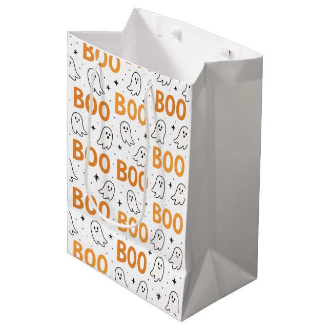 BOO Typography Playful White Spöken Halloween (Framsidan Vinklad)