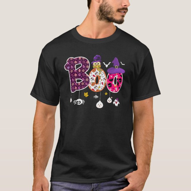 Boo With Spiders And Witch Hat Halloween T Shirt (Framsida)