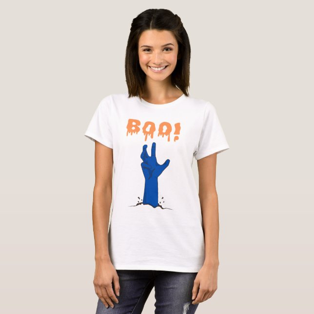 BOO! Zombiehand Halloween-design T Shirt (Hel framsida)