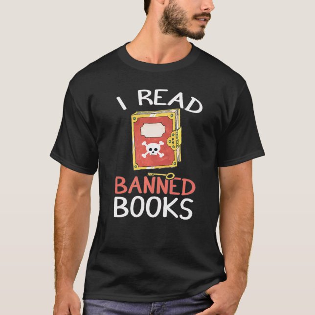 Book   I Read Banned Books T Shirt (Framsida)