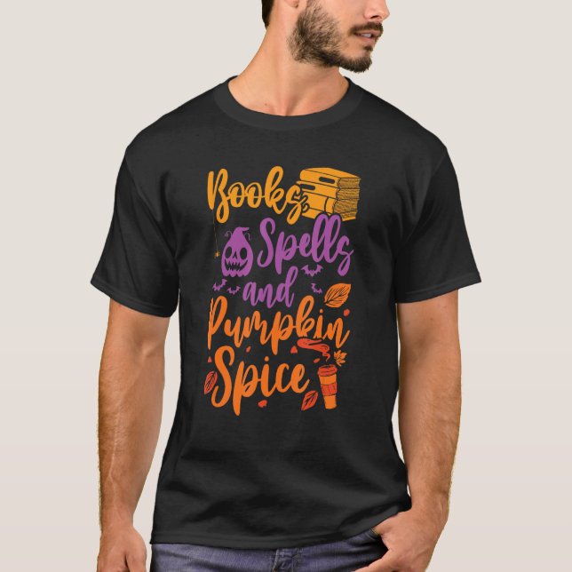 Books Spells Pumpkin Spice Book  Cute Ghost Hallow T Shirt (Framsida)