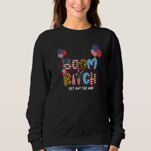 Boom Bi Tch kommer ut ur vägen Fireworks 4:e juli T Shirt