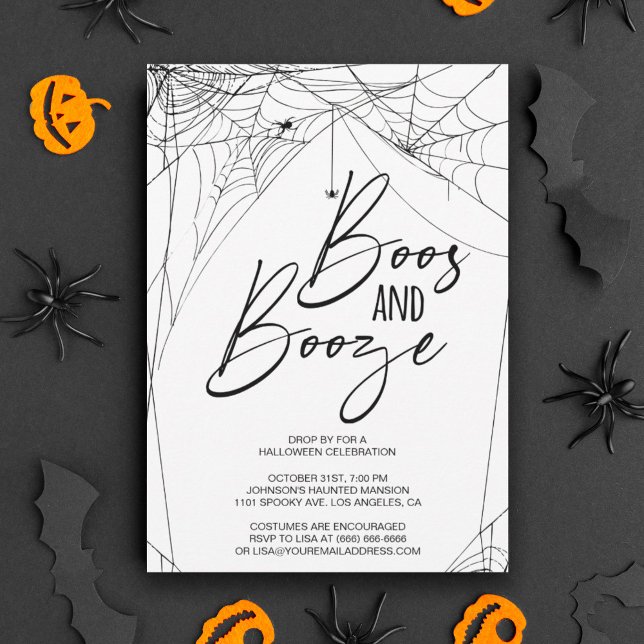 Boos och Sprit Halloween fest Inbjudningar (Boos and Booze Halloween party invitation featuring spider webs in the corners.)